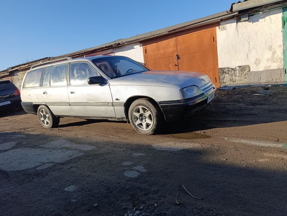 Опель Омега 2.0 бензин/газ (газ вписаний)