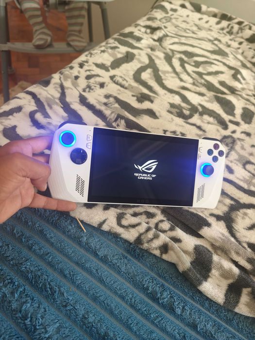 ASUS rog Ally Z1