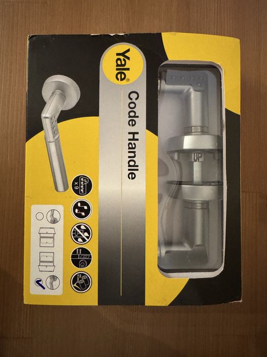 Maçaneta de porta direita interior com abertura por código - YALE