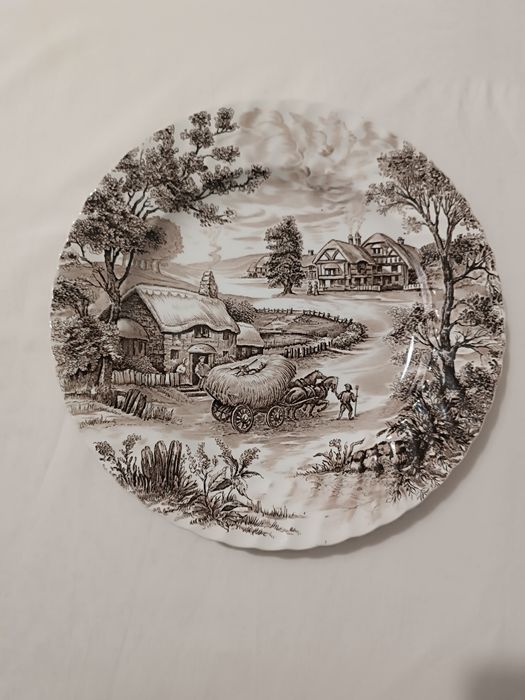 Prato Grande. Porcelana Inglesa. 32 cm. Novo