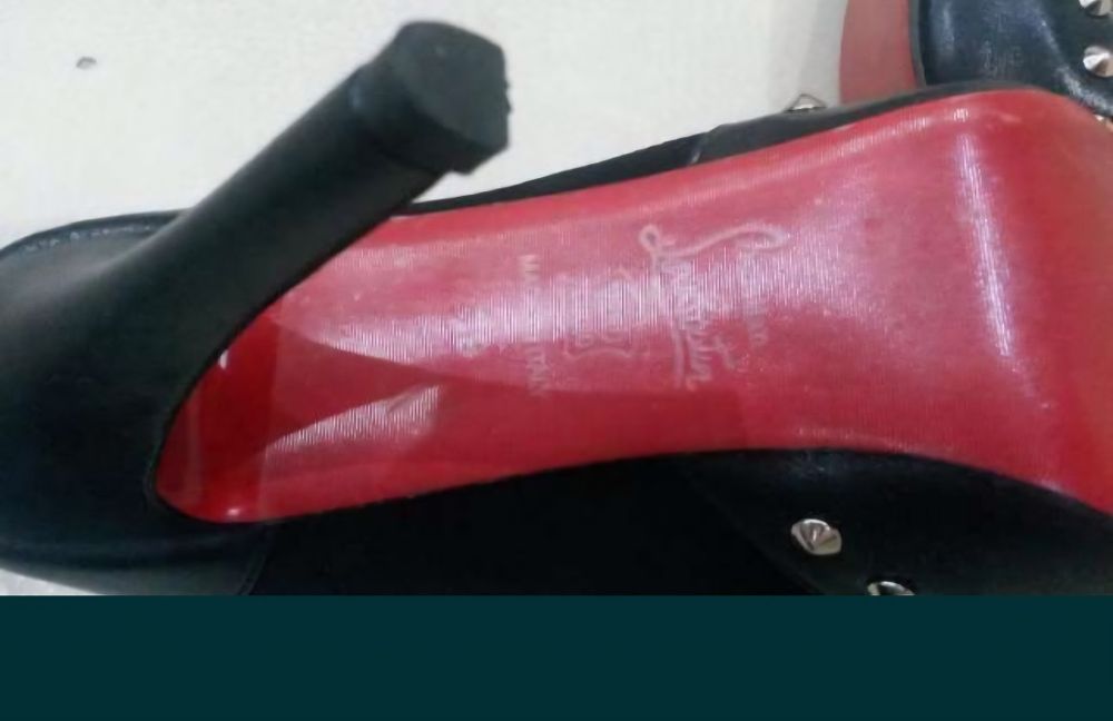 Czółenka z nitami po jednym wyjsciu 39/ 24 cm/