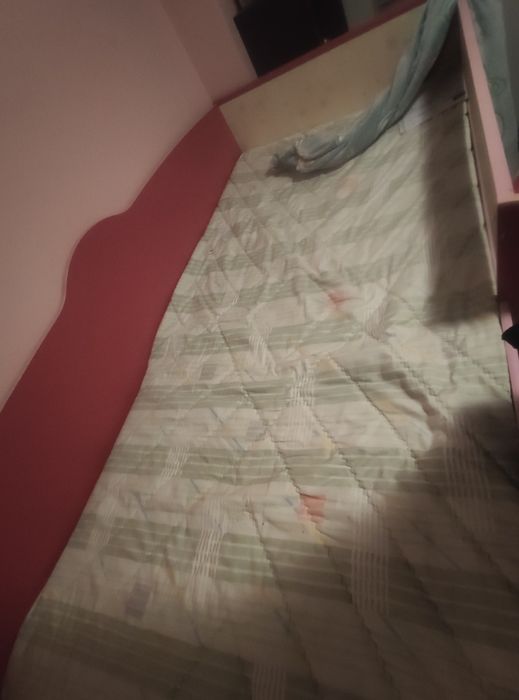 Cama de criança/ infantil. Preço negociável, sem colchão