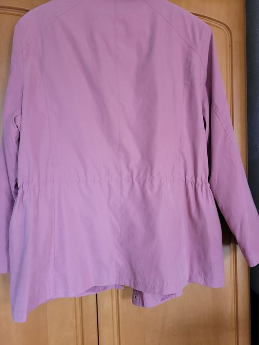 Kurteczka na już  R 48  pod pachą  63 cm wręcz nowa
