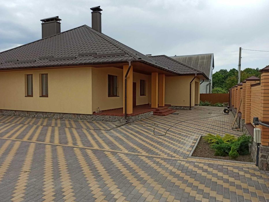 Продаж приватного будинку. Яківці - More