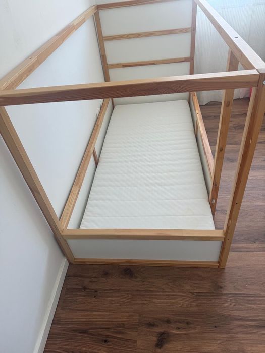 Cama Infantil Kura Ikea com colchão espuma