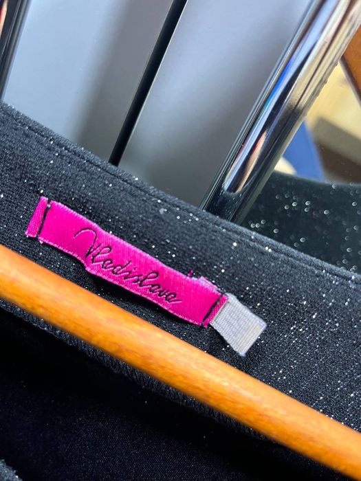 вечірня чорна сукня