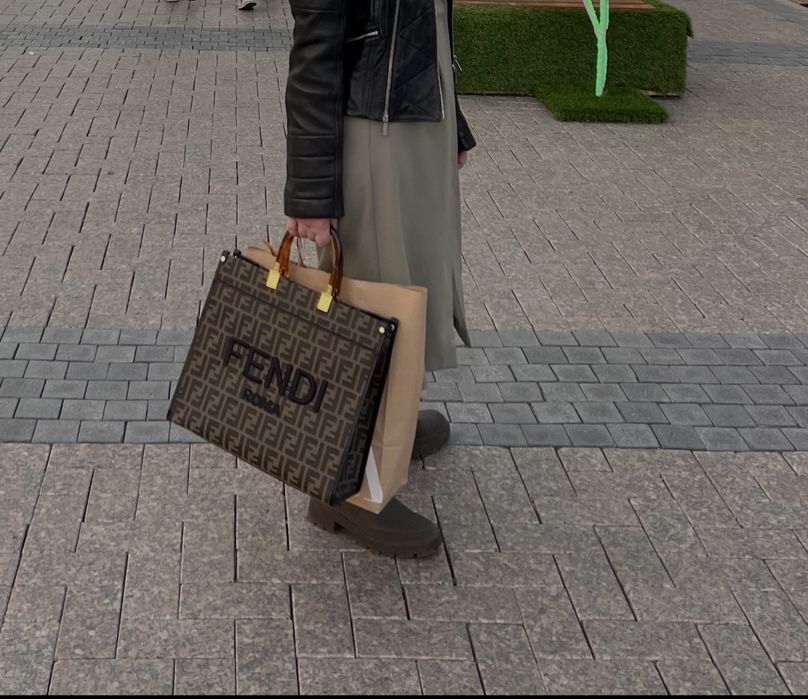 Сумка Fendi  , всі лого