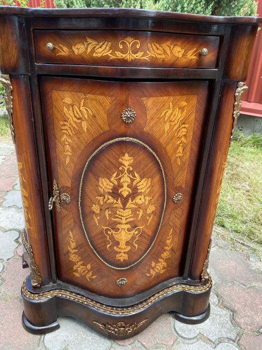 Тумба Італія АМПИР