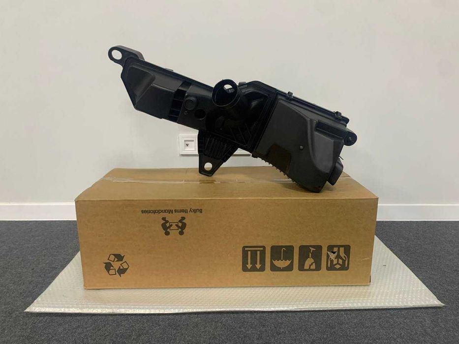 Корпус повітряного фільтра BMW 3 F30/F31 13717597589