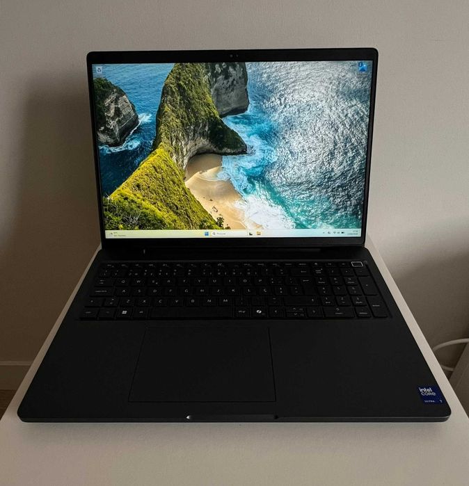 Portátil Dell Pro MAX 16 Ultra 7 64GB Memória RAM 1TB SSD Duas Gráficas (Nvidia RTX PRO 2000 8GB + Intel Arc 32GB) WIN 11 PRO