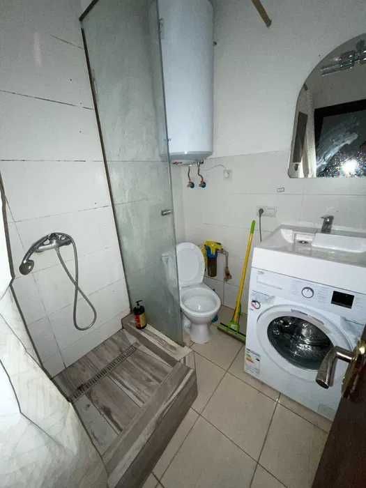 Оренда кімнати в гуртожитку сімейного типу.