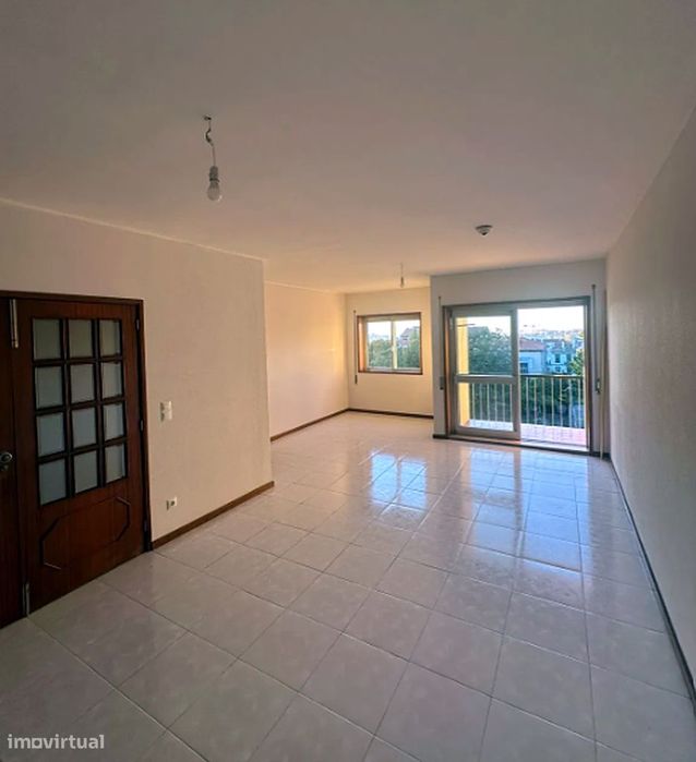T2 com varanda e elevador em Paranhos, junto à Costa Cabral