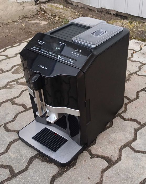 Кавомашина кавоварка Сіменс SIEMENS EQ300 TF301E19 чорна Germany