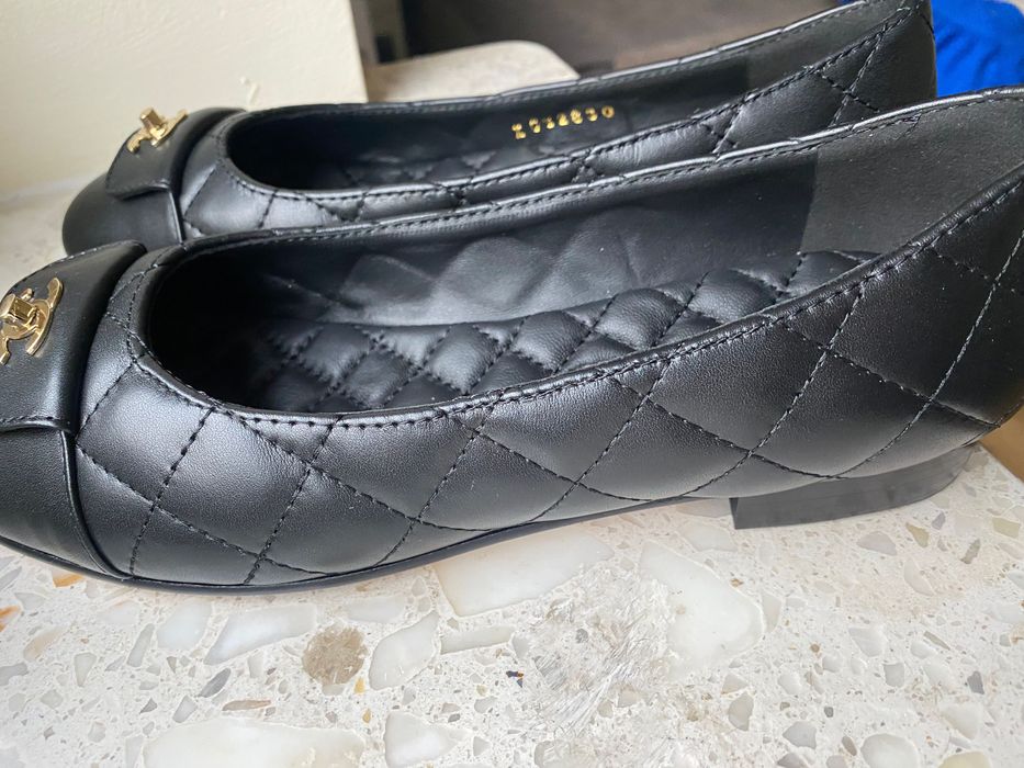 Balerinki pikowane Chanel 39, loafers z numerem seryjnym