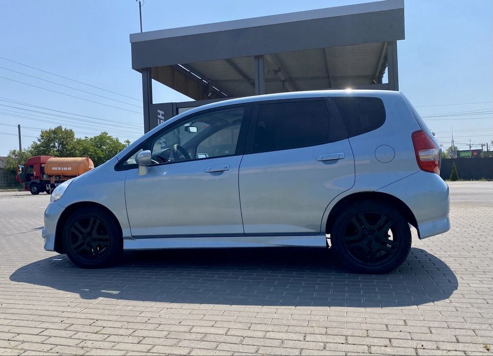Продам автомобіль Honda Jazz