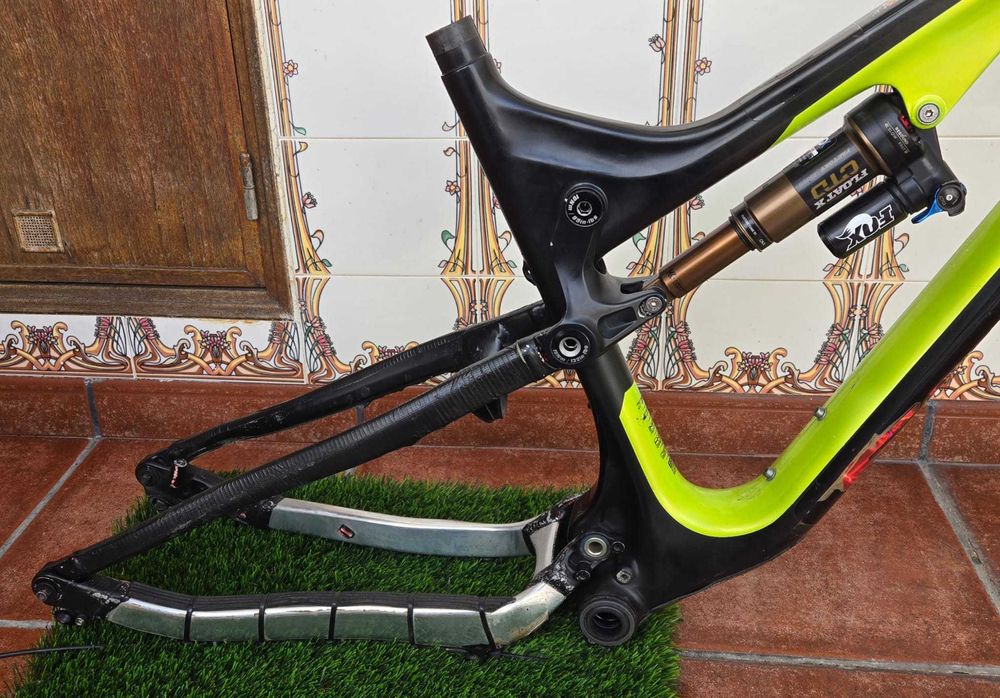 Quadro carbono Scott Genius LT Plus 2017 - 29er ou 27,5er