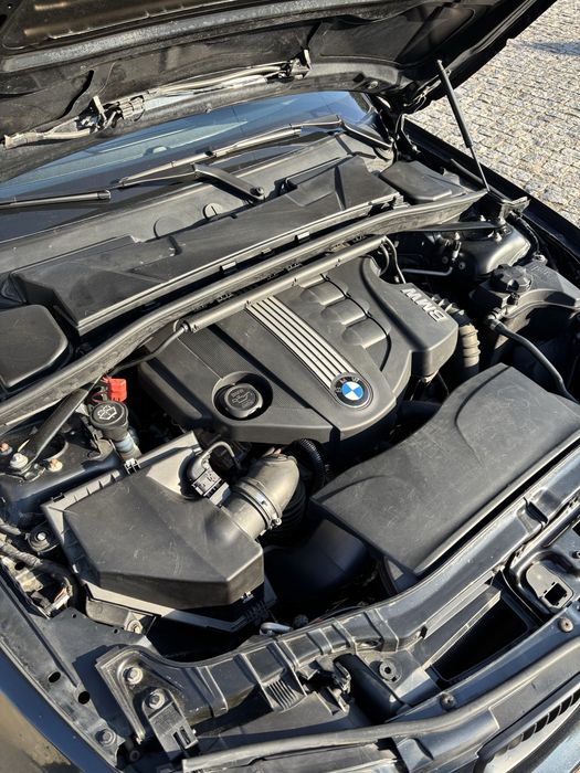 BMW E88 118d cabrio de 2011 - Jantes 19 - 180.000kms