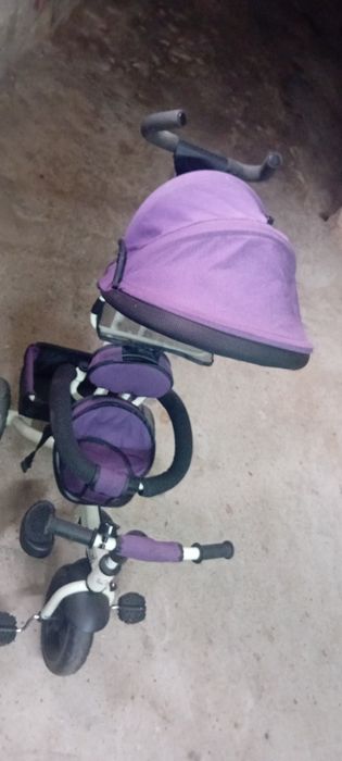 Triciclo de bebé e criança
