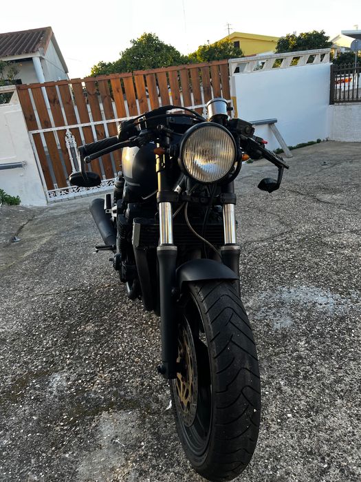 Yamaha XJR 1200 cafe racer