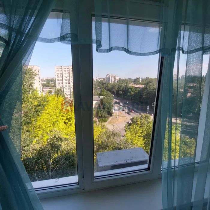 Продається 2 ;кімнатна квартира по  вул. Шкільна  8