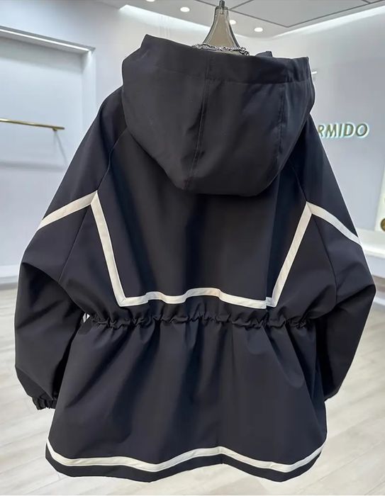 Трендова вітровка з підкладкою