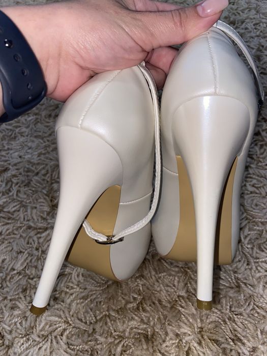Весільні туфлі 35р