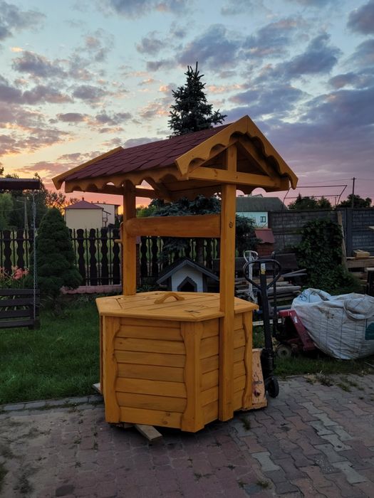 Studnia drewniana ogrodowa studzienka. Okazja. Producent
