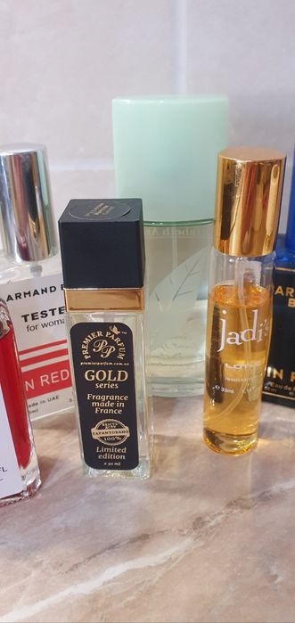 Продам лот парфумів