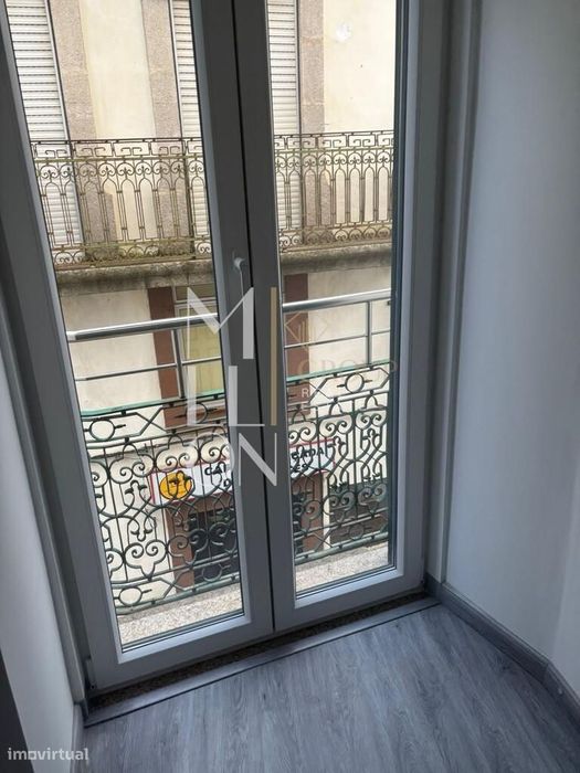 Apartamento T1 totalmente reconstruído no centro histórico da vila do