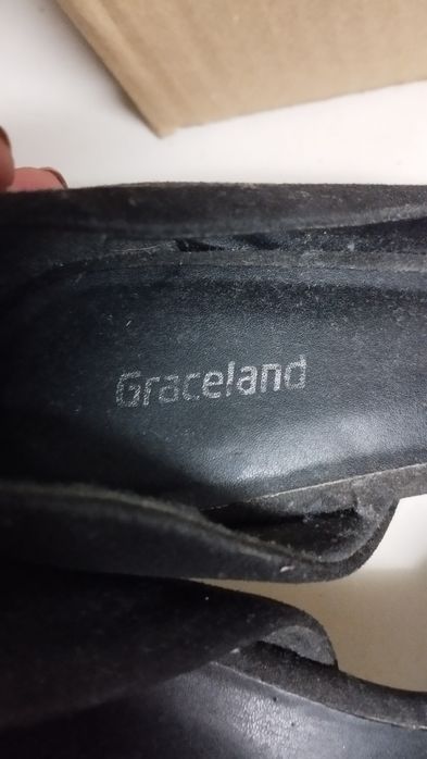 Sapatos pretos aveludados Graceland