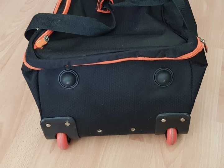 Walizka kabinowa podróżna