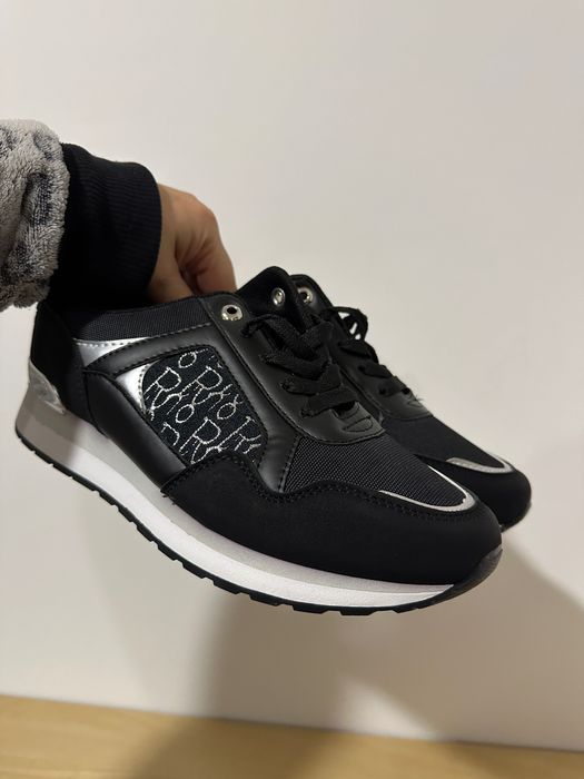 Sapatilhas Preto / Prateado Novas 39