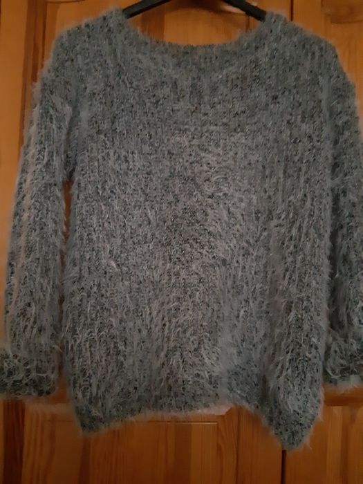 Wyprzedaz szafy Zapraszam Śliczny ciepły sweter