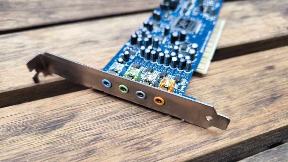 Placa de som Creative Soundblaster X-FI