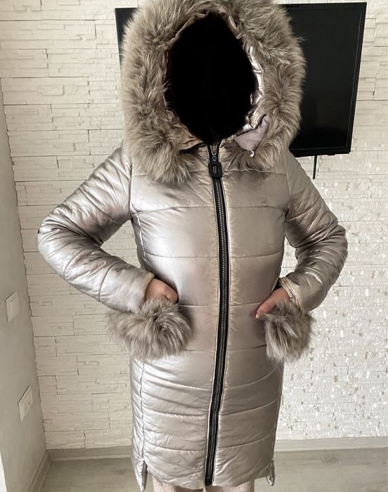 Продам зимову куртку !