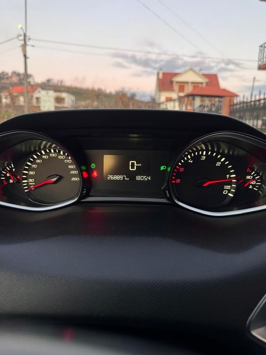 Peugeot 308 1.6hdi  120cv