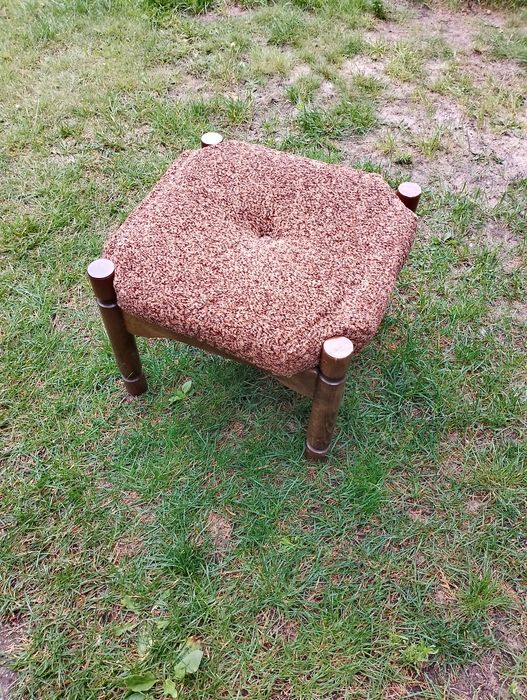 Pufa tapicerowana - 1 szt.