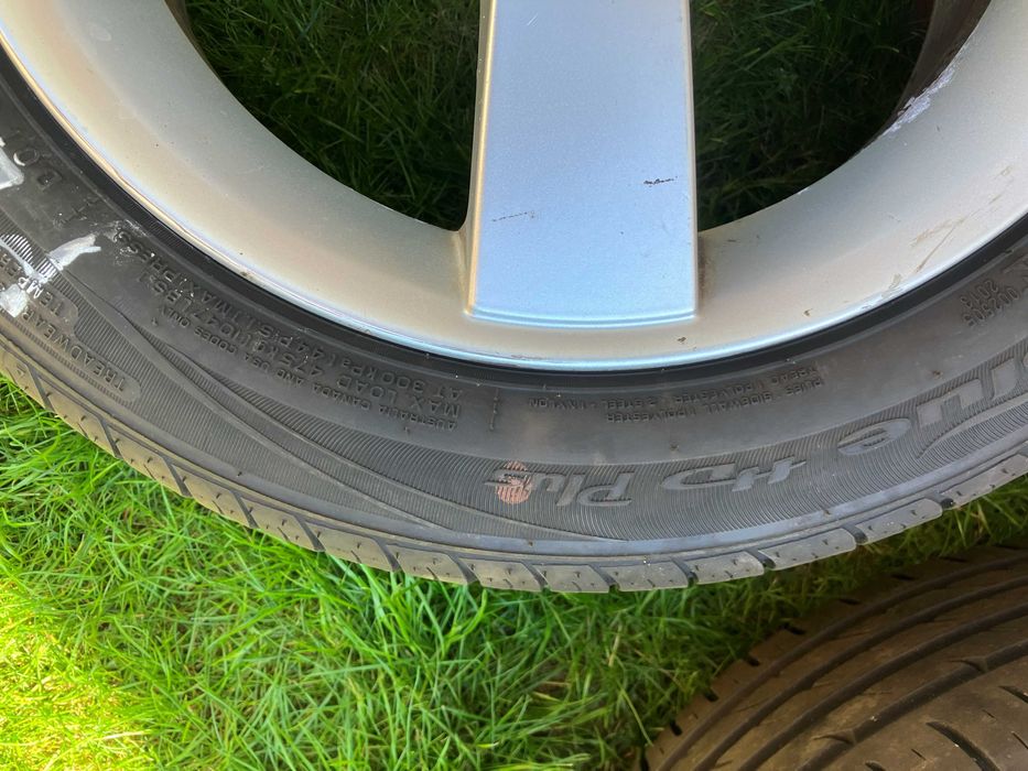 Sprzedam felgi z oponami do Smarta Forfour.