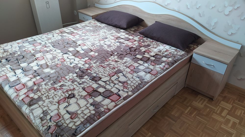 Łóżko +stoliki nocne (nowe)
