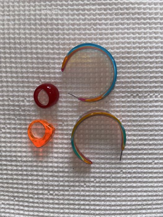 Conjunto fluorescente brincos anéis pulseiras