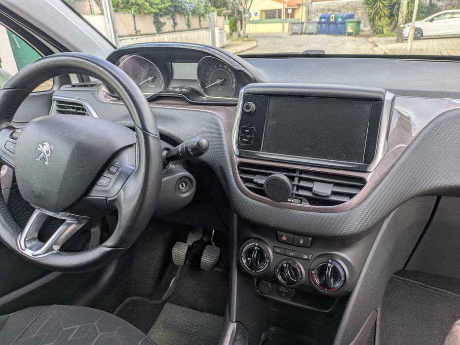 Peugeot 2008  (2014)