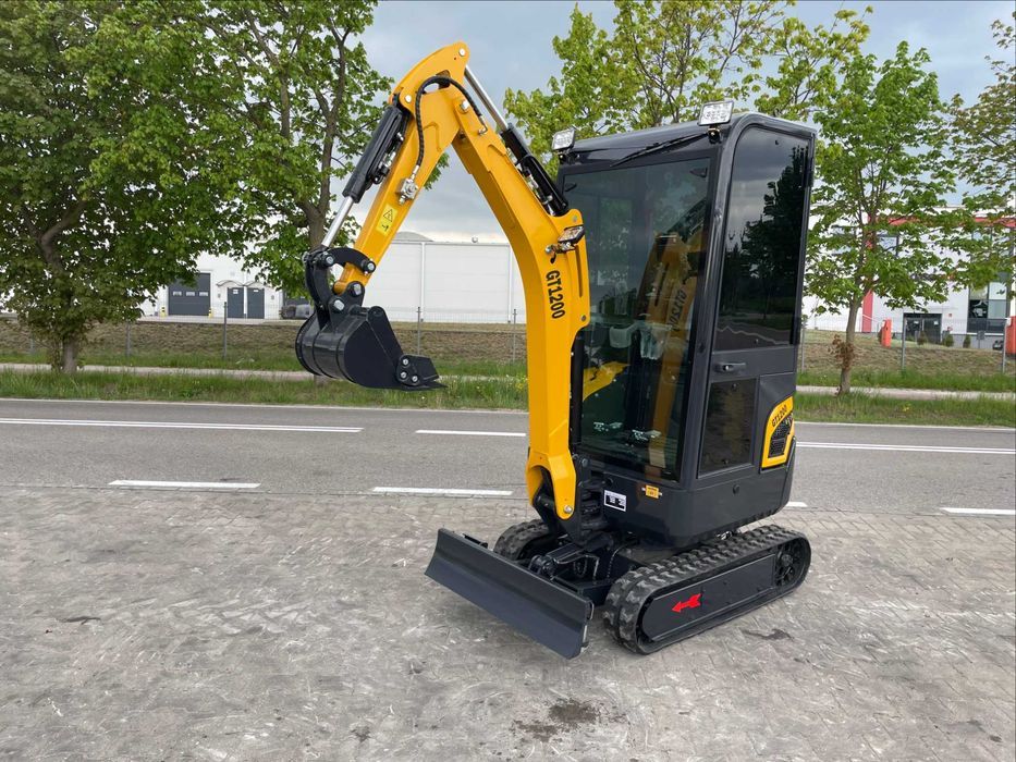 Nowa Minikoparka GT1200 silnik KOOP, kabina Gunter Grossmann