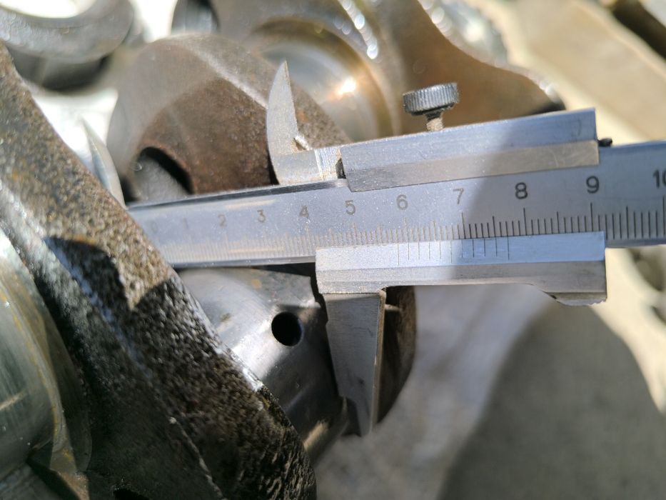 ГАЗ 21 Волга запчасти коленвал с поршнями