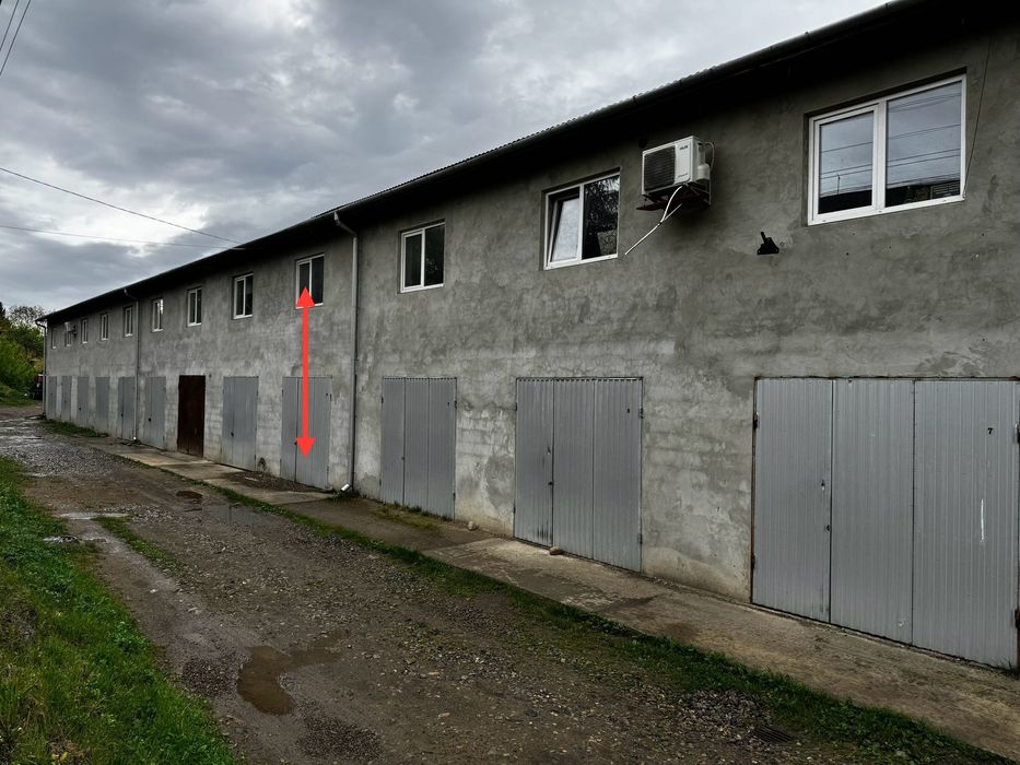 Гараж в Коломиї. Два поверхи.