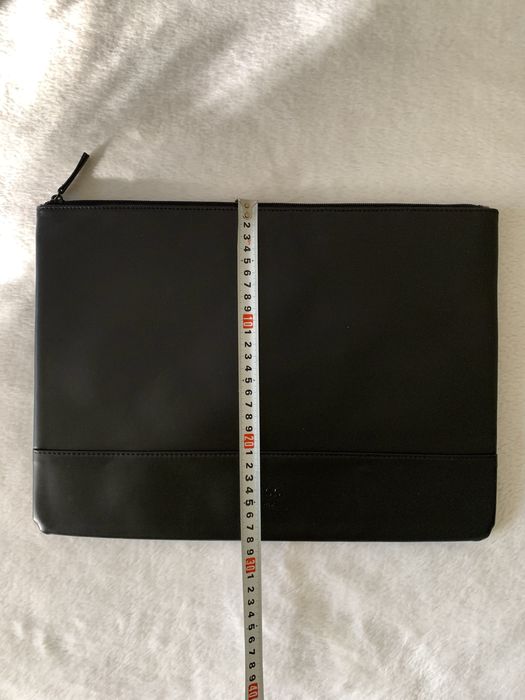 СРОЧНАЯ РАСПРОДАЖА Чехол для ноутбука ноута Hugo Boss