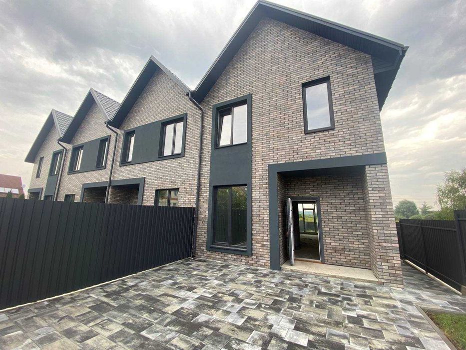 Таунхаус біля озера з газовим опаленням. Ділянка 2.5 сотки