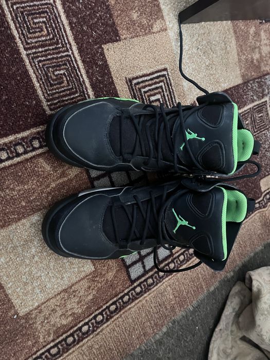Flight Club 91 'Black Green Strike'.