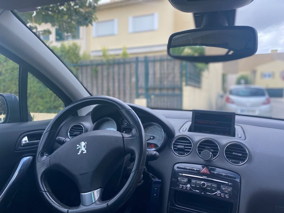 Peugeot 308 CC THP 1.6 em estado irrepreensível