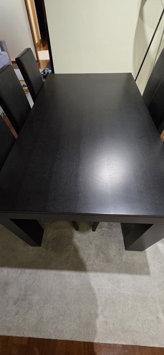 Mesa de Jantar Extensível e 6 Cadeiras Couro Preto