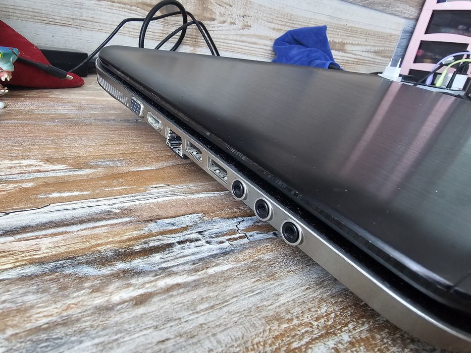 ноутбук HP Pavilion dv7